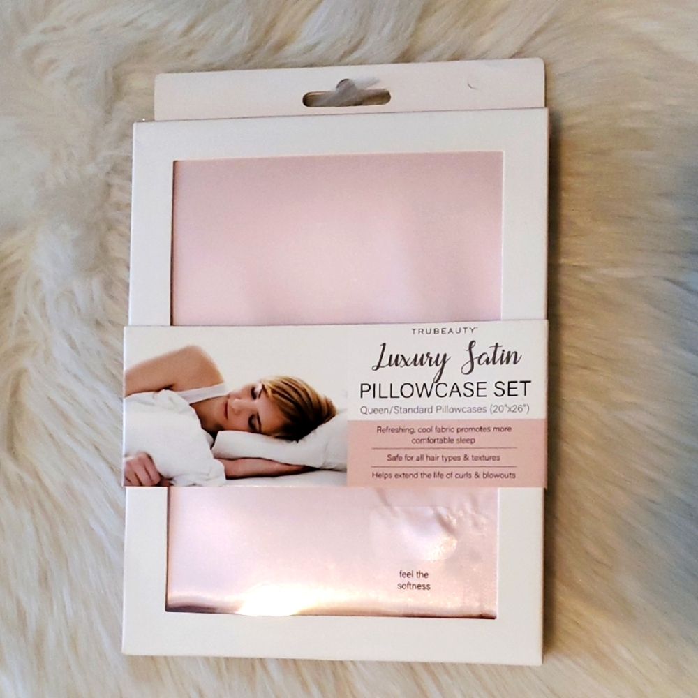 Soft Pink Pillow Set for Luxurious Bedding